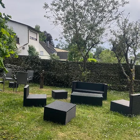 Gartenparadies Mit Rheinblick In Urbar * Urbar (Mayen-Koblenz)