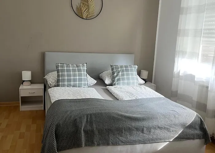 Gartenparadies Mit Rheinblick In Urbar * Urbar (Mayen-Koblenz)